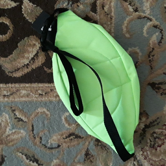 3x*Host Pick*Adidas cute fanny pack - Picture 4 of 12